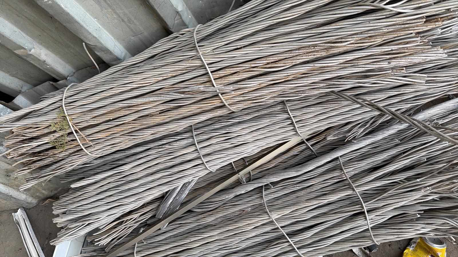 Isparta hurda demir alımı - Demir yığını